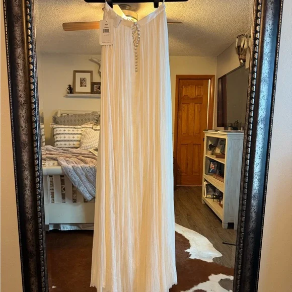 Catherine Deane Anika Skirt. NWT. Size US 0. Color oyster/ivory. Wedding
